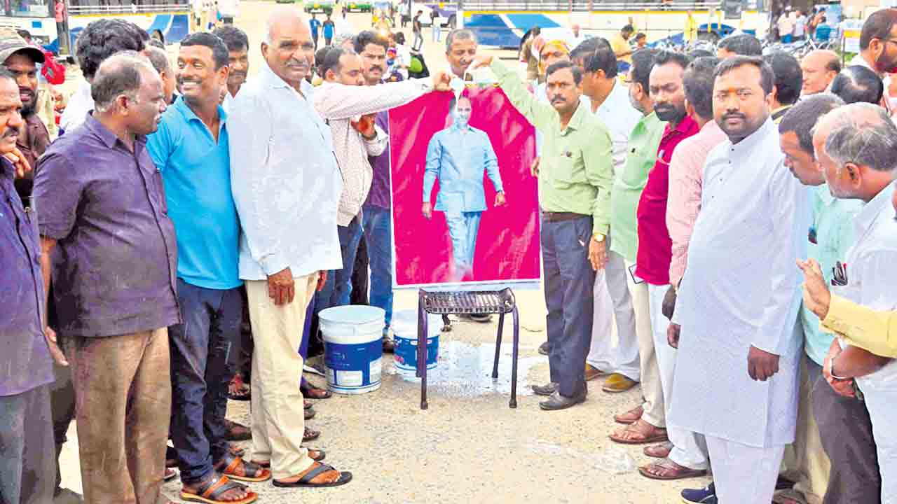 టీఎస్‌ ఆర్టీసీ ఆనందం