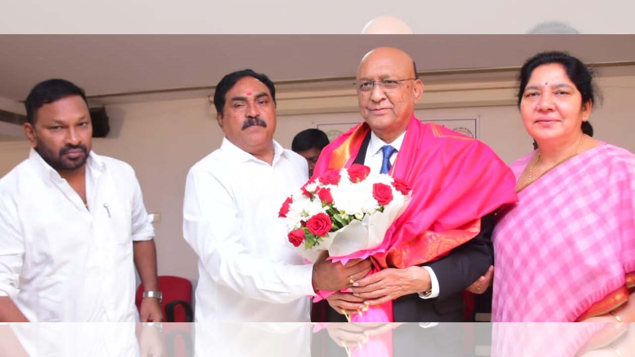 Aarogyasri Trust | ఆరోగ్యశ్రీ ట్రస్టు చైర్మన్‌గా సుధాకర్‌రావు.. సన్మానించిన మంత్రి దయాకర్‌రావు