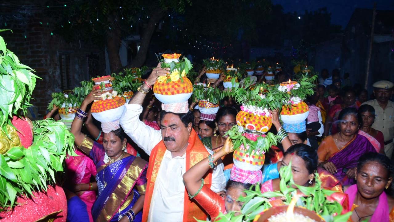 Bonalu Festival | గతంలో ఎన్నడూ లేనివిధంగా పాలకుర్తిలో అభివృద్ధి : మంత్రి ఎర్రబెల్లి