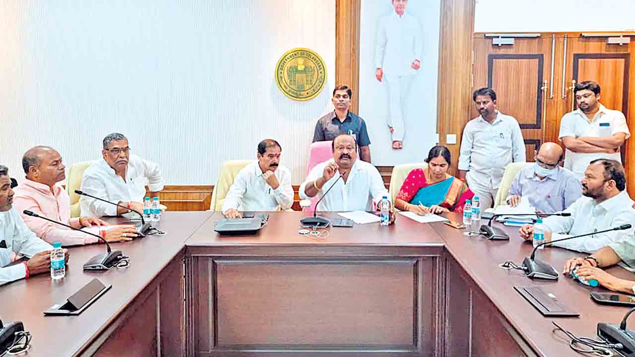 రేషన్‌ డీలర్ల సంక్షేమానికి ప్రభుత్వం కృషి