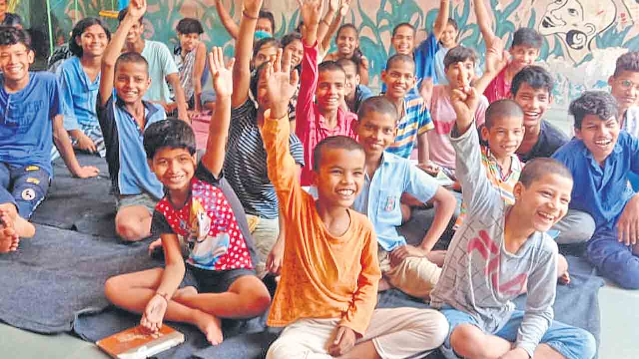 అనాథలు కాదు ప్రభుత్వ బిడ్డలు