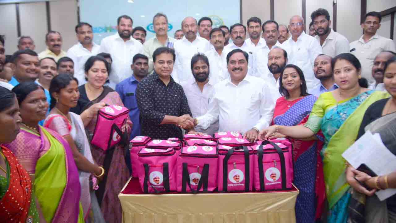 Minister KTR | ఎర్రబెల్లి ట్రస్టు సేవ‌లు ప్రశంసనీయం  : మంత్రి కేటీఆర్‌