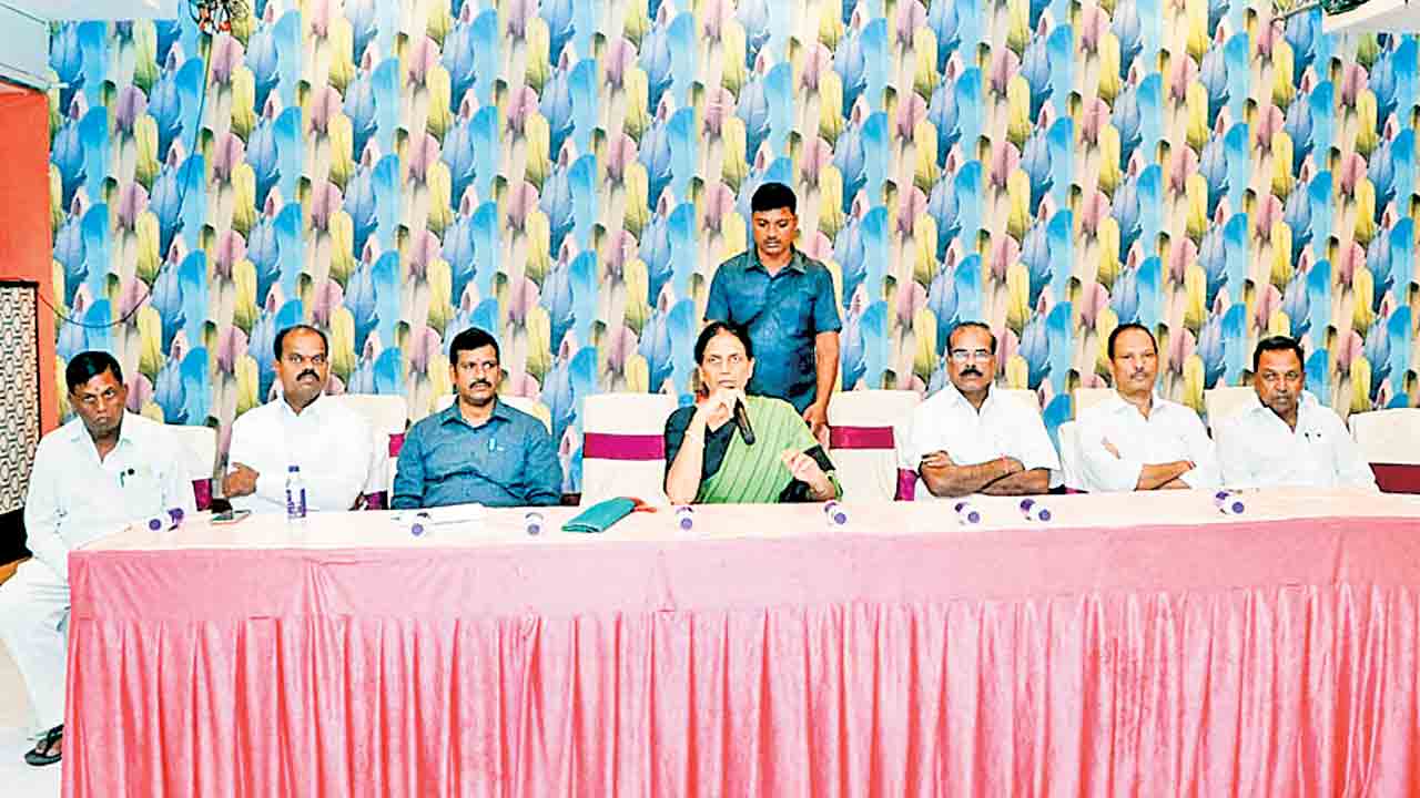 అభివృద్ధి, సంక్షేమానికి పెద్దపీట