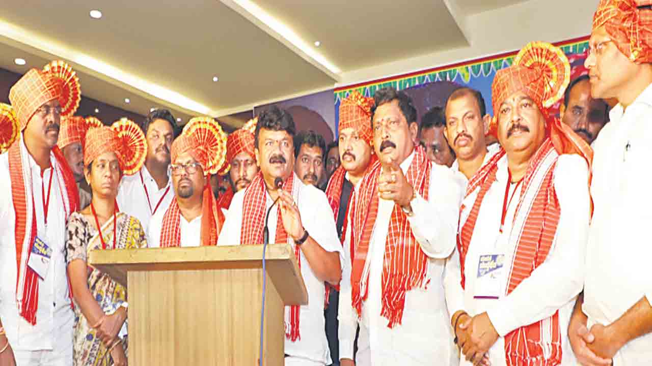 ఐకమత్యంతో ముందుకెళ్లాలి