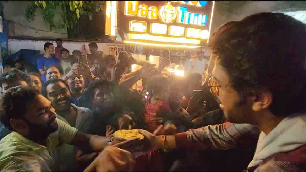 Miss Shetty Mr Polishetty | ఫుడ్‌ స్ట్రీట్‌లో నవీన్‌ పొలిశెట్టి సందడి.. ఇంతకీ ఎక్కడికెళ్లాడో తెలుసా..?