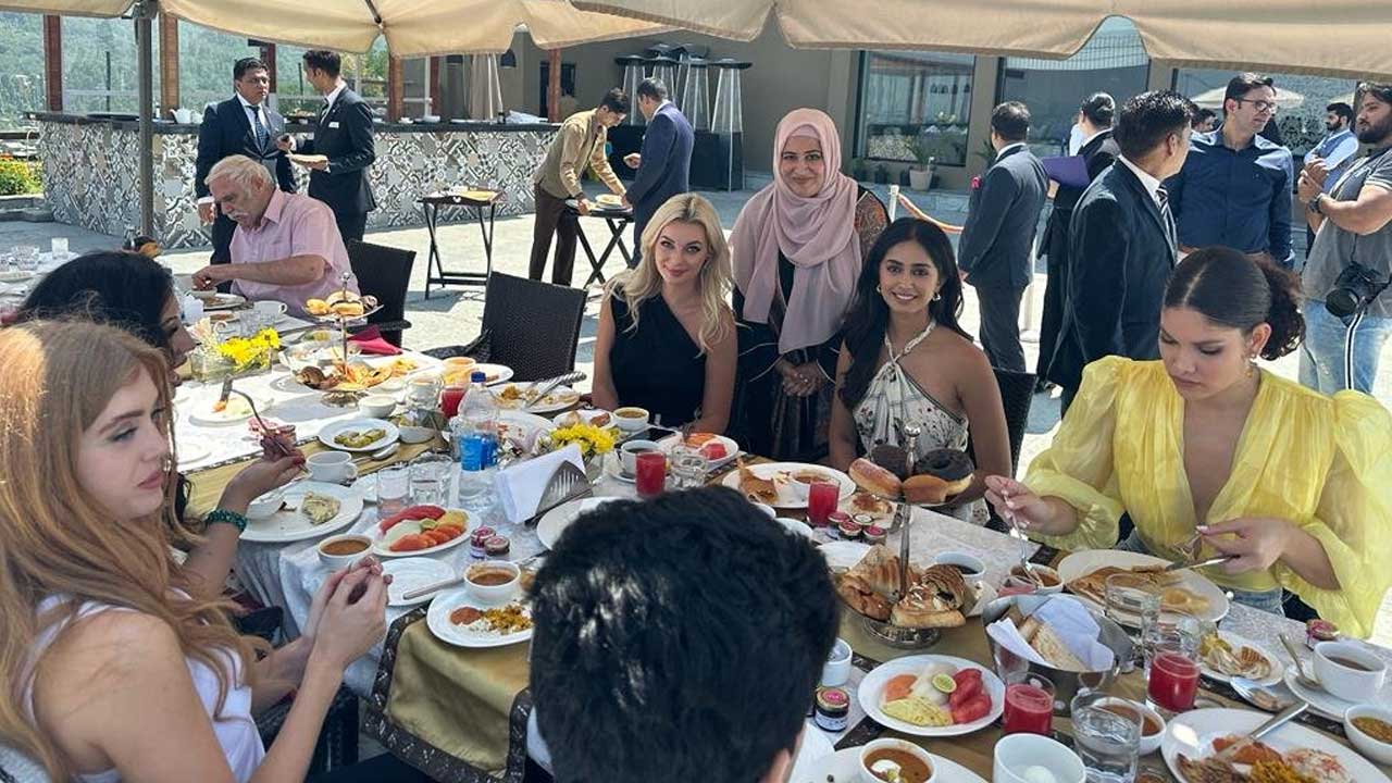 Miss world | కశ్మీర్‌ పర్యటనలో అందగత్తెలు.. లంచ్‌ చేస్తూ ఫొటోలకు ఫోజులు