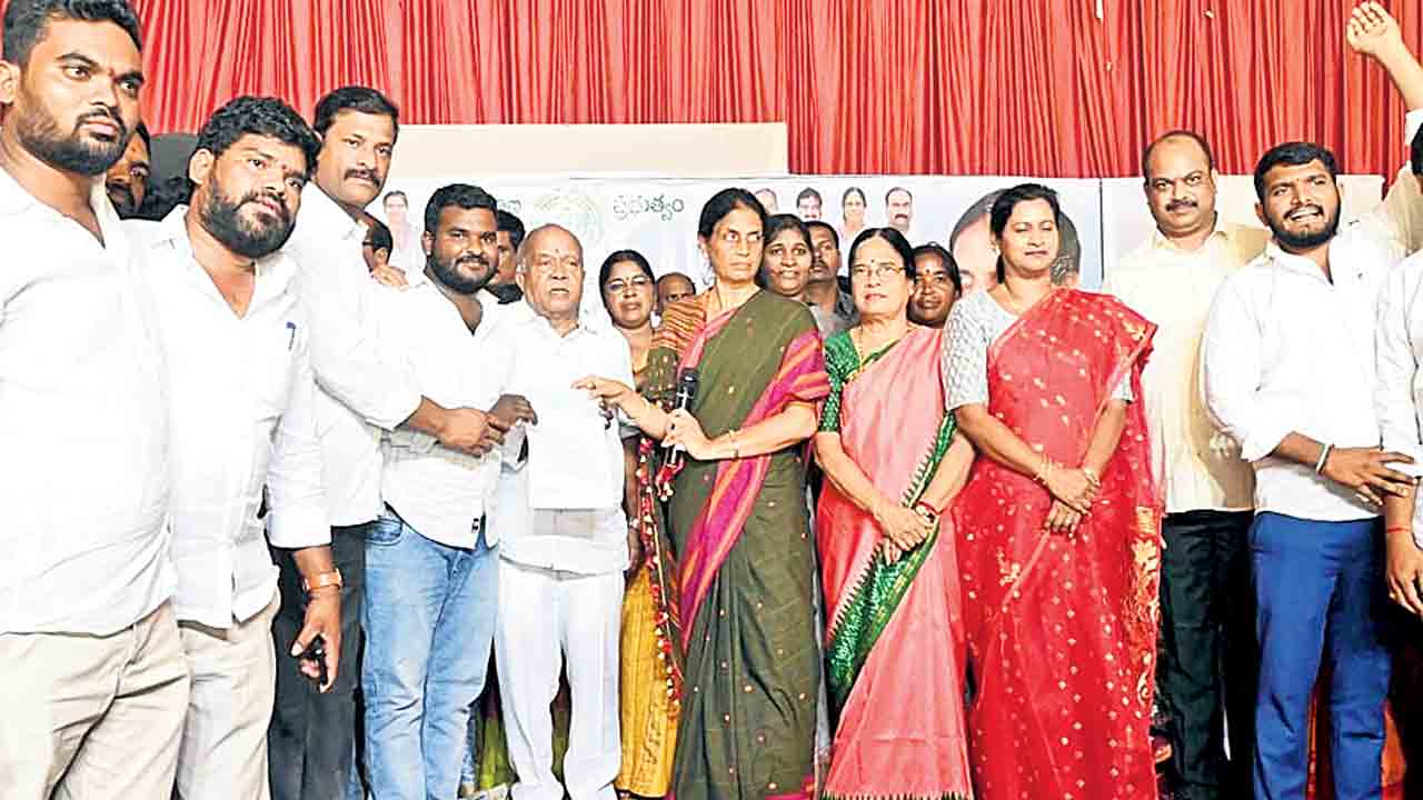 అభివృద్ధి,సంక్షేమంలో మనమే అగ్రగామి