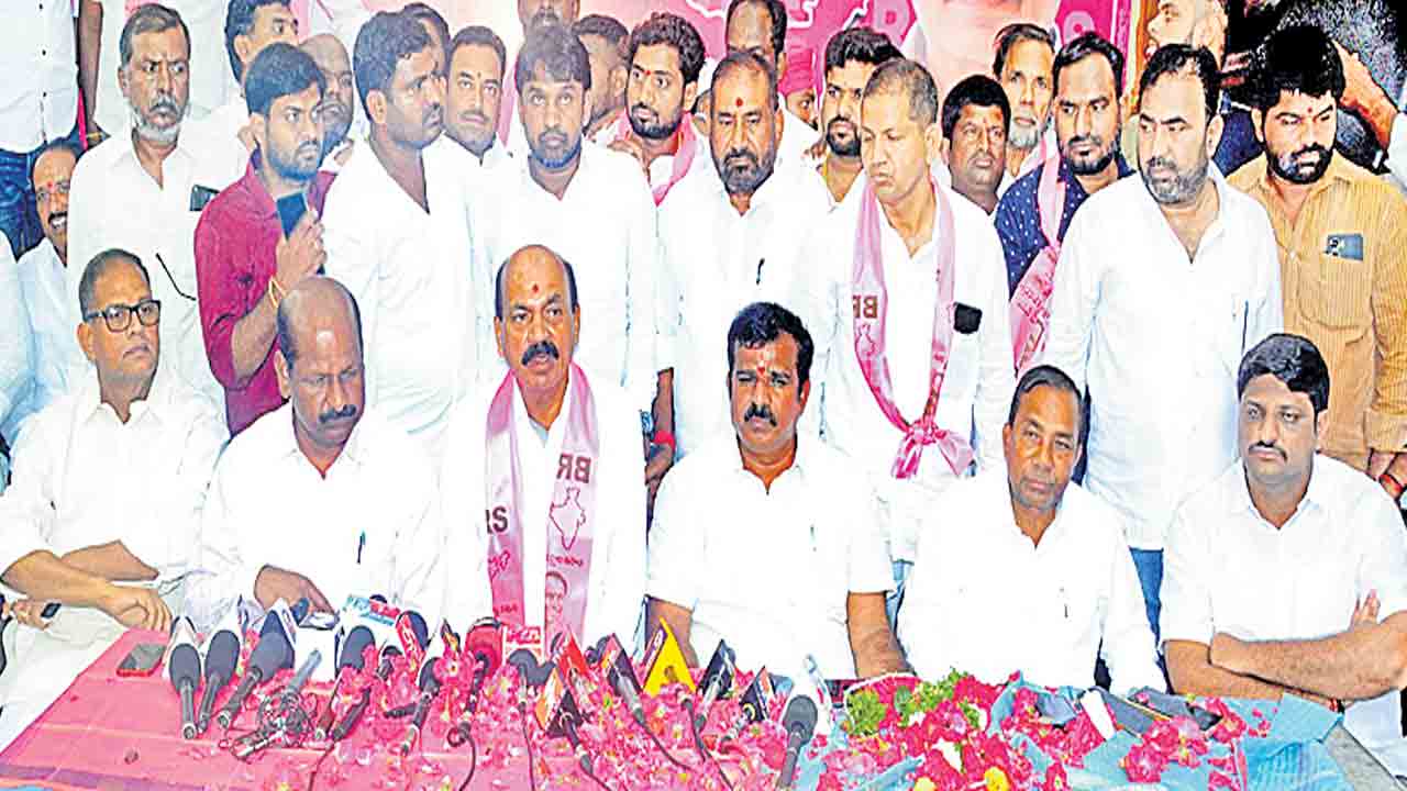 అధినేత కేసీఆర్‌ ఆశీర్వాదం