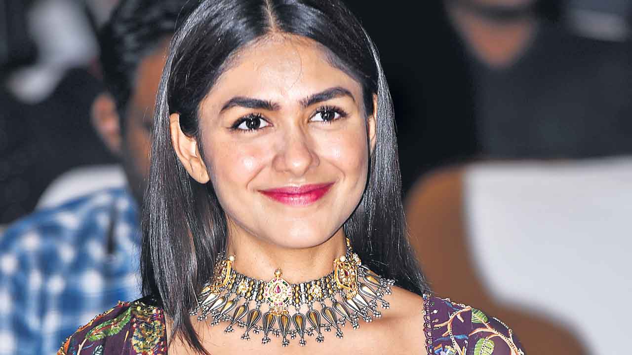 Mrunal Thakur | మృణాల్‌ ఠాకూర్‌కు అరుదైన గౌరవం.. ఆ అవార్డుకు ఎంపికైన మరాఠీ భామ