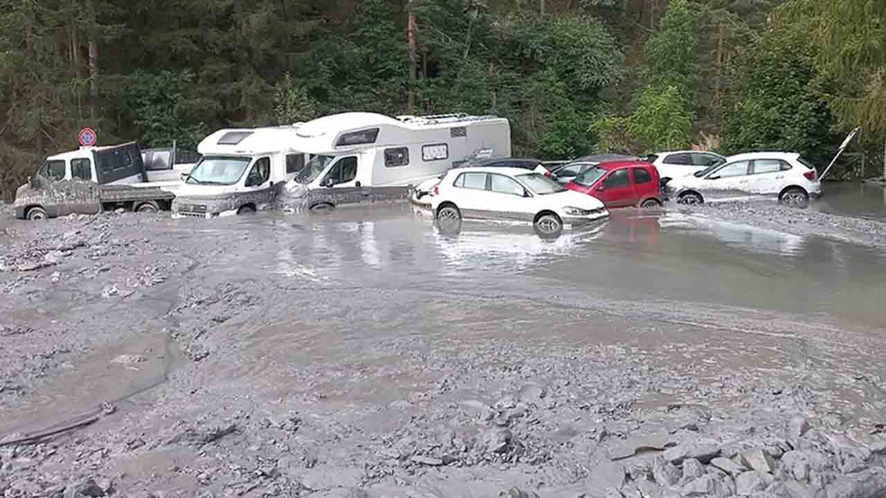 Mud Tsunami | ఇటలీని ముంచెత్తిన బురద ప్రవాహం.. వీడియో