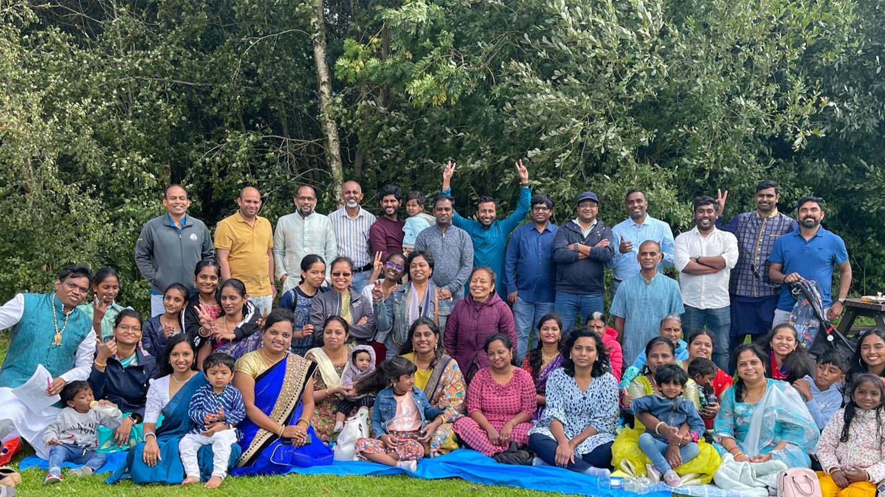 NRI News | డబ్లిన్‌లో భగినీహస్త భోజనం.. పాల్గొన్న భారతీయులు