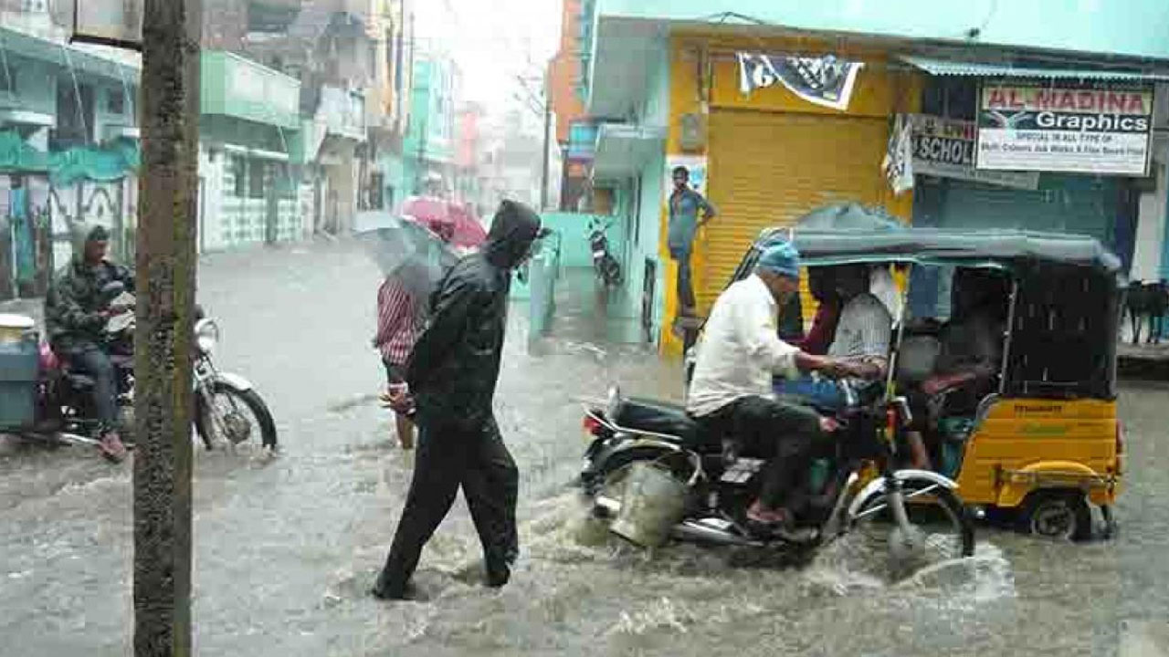 Nizamabad | నిజామాబాద్లో అర్ధరాత్రి నుంచి కురుస్తున్న వాన.. గోదావరికి పెరుగుతున్న వరద