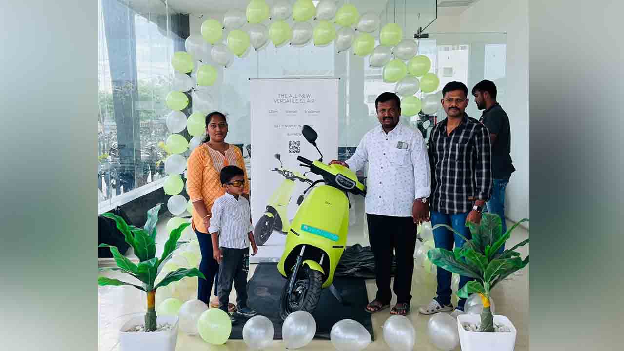 Ola S1 Air | ఓలా ఎస్1 ఎయిర్ స్కూటర్ డెలివరీ ప్రారంభం.. 50 వేలకు పైగా బుకింగ్స్