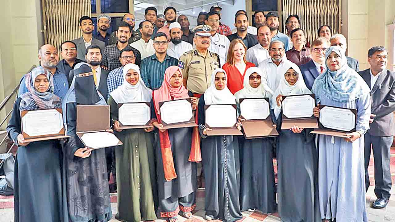 తప్పుడు సమాచారం ప్రజాస్వామ్యానికి ముప్పు