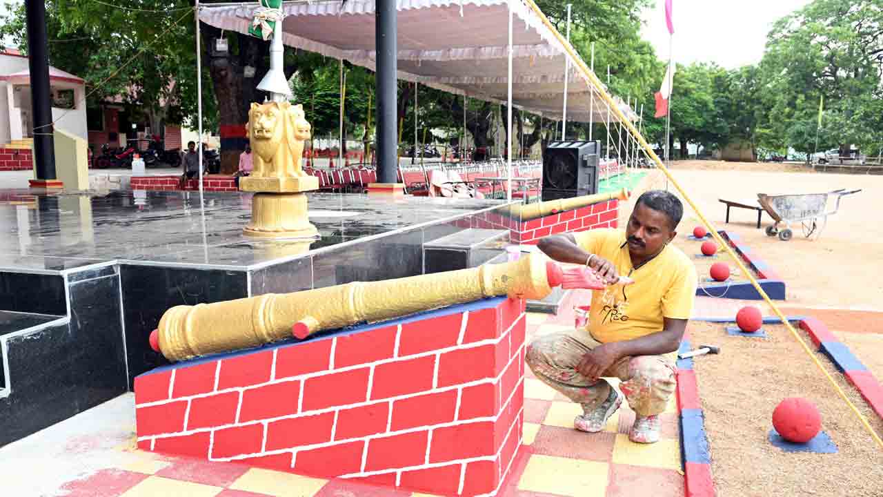 నేడు పంద్రాగస్టు పండుగ