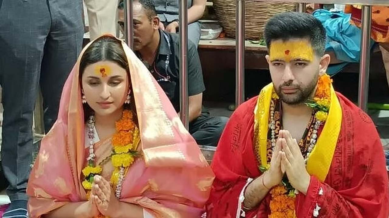 Parineeti-Raghav Chadha | పెళ్లికి ముందు ఉజ్జయిని మహాకాళేశ్వరుడి సేవలో పరిణీతి – రాఘవ్‌ చద్దా జంట.. ఫొటోలు వైరల్‌..!