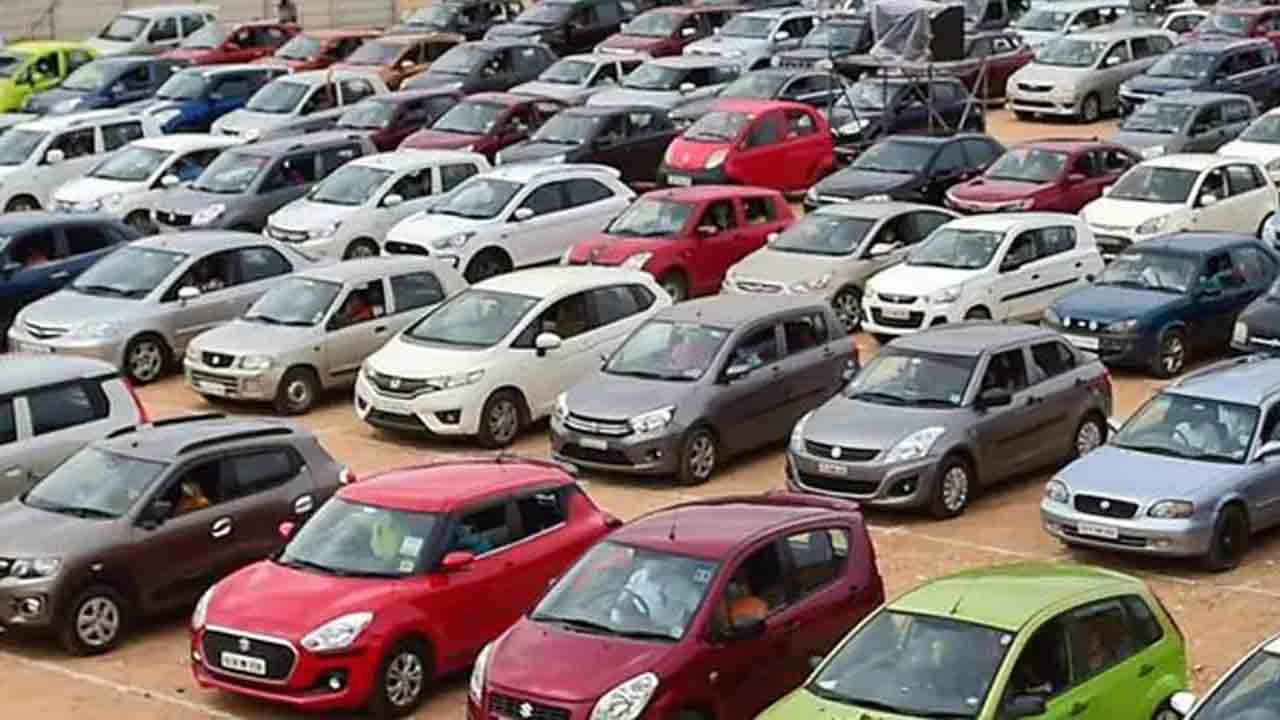 వాహనాలకు పండుగ శోభ