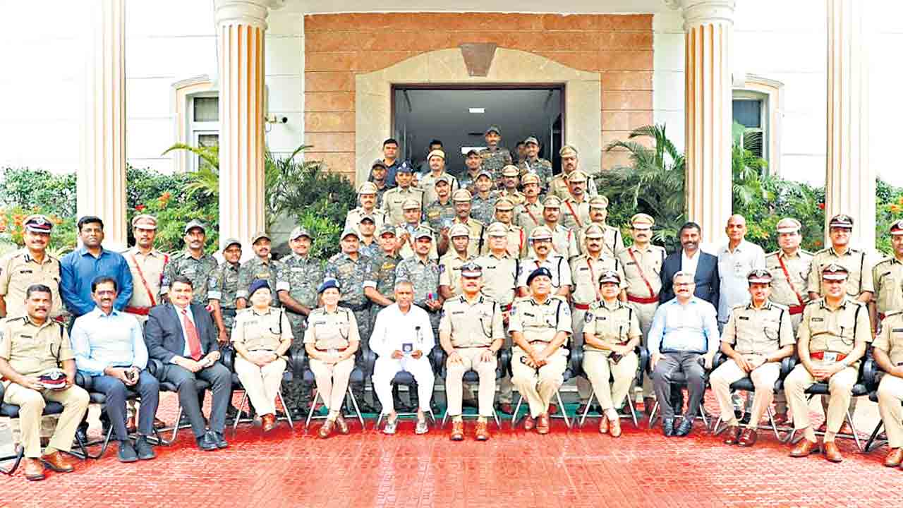 సర్కారు సహకారంతో పోలీస్‌ శాఖకు గుర్తింపు