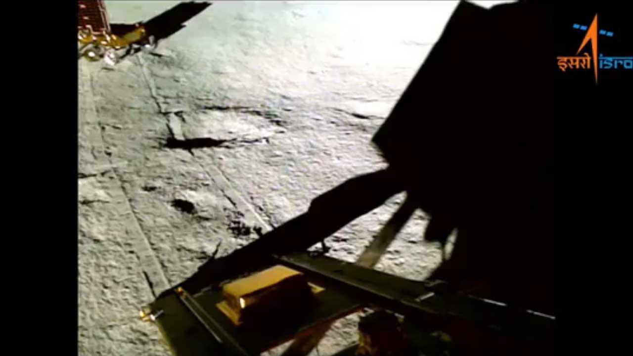 Chandrayaan-3 | కాలంతో ఇస్రో పోటీ..! ప్రజ్ఞాన్‌ రోవర్‌ను వీలైనంత వరకు తిప్పేందుకు ప్రయత్నం : నీలేశ్‌ దేశాయ్‌