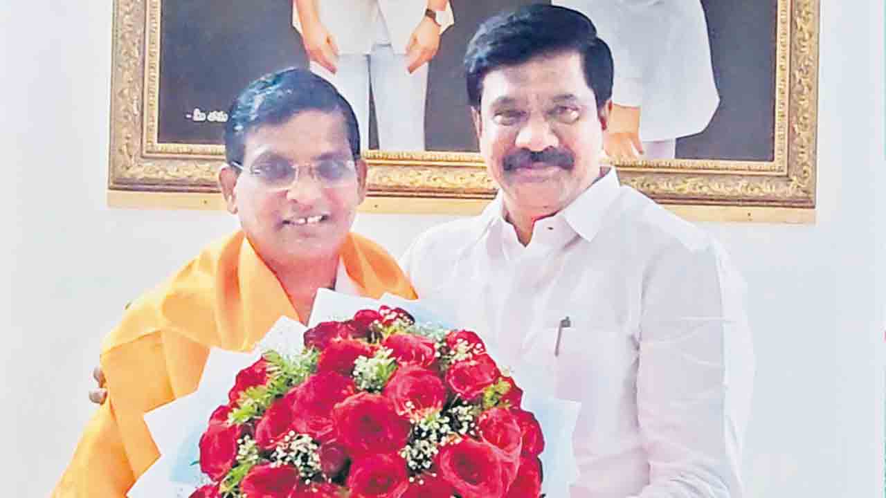 ఐఐహెచ్‌ఎఫ్‌ చైర్మన్‌గా మధుశేఖర్‌