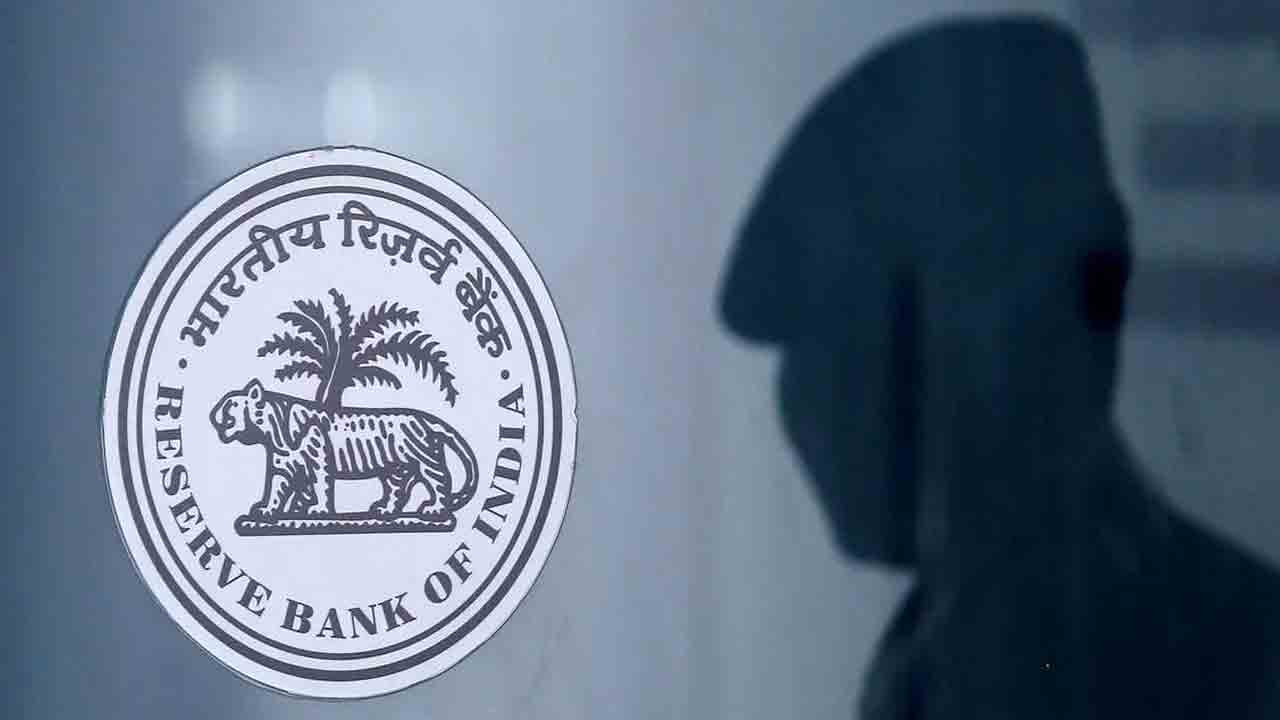 ఆర్థిక పాఠాలు నేర్చుకోవాలి