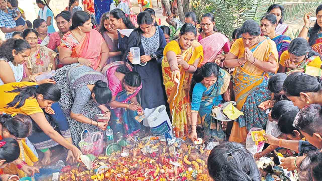 భక్తిశ్రద్ధలతో నాగుల, గరుడ పంచమి