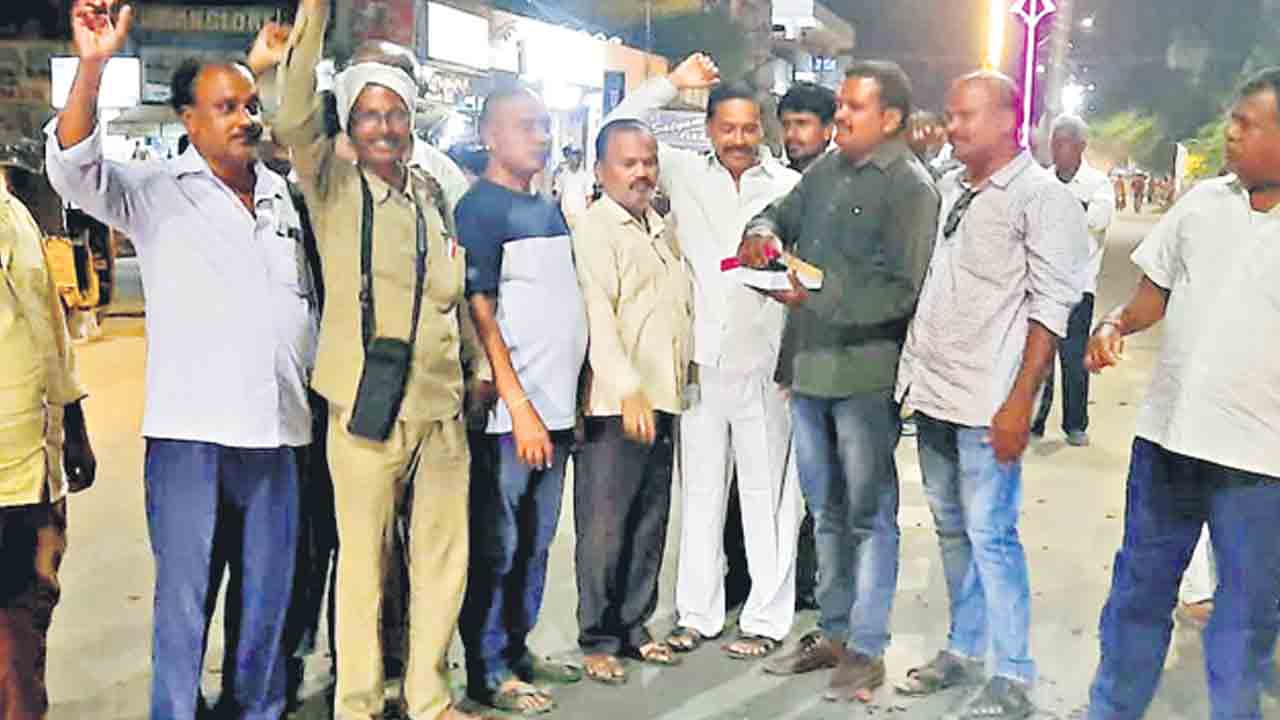 సంబురం..