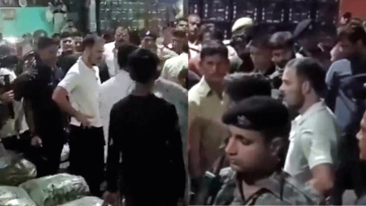 Rahul Gandhi | ఆజాద్ పూర్ మండీని సందర్శించిన రాహుల్.. కూరగాయల ధరల గురించి ఆరా తీసి