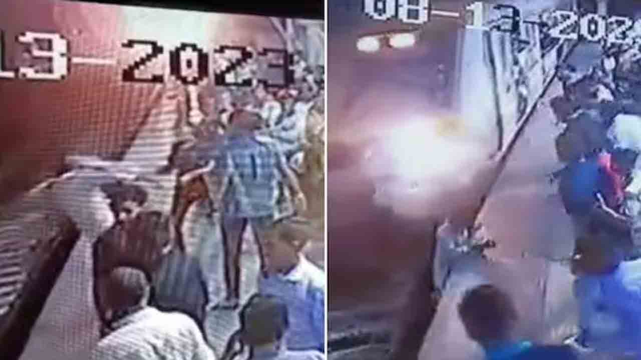 Mumbai station | భార్యాభర్తల దాడిలో రైల్వే ట్రాక్‌పై పడిపోయిన వ్యక్తి.. ఆ తర్వాత ఏమైందంటే