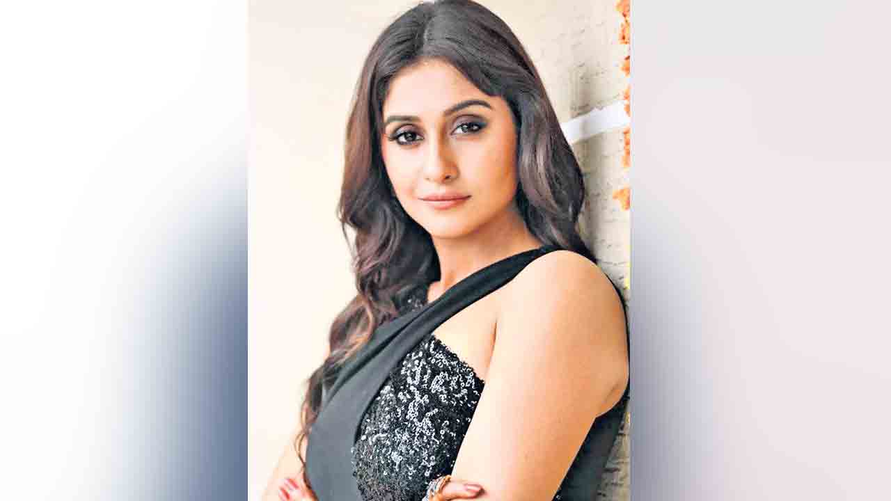 Regina Cassandra | రెజీనా కసాండ్రా సీరియల్‌ డేటర్‌ అట.. రిలేషన్‌షిప్స్‌పై ఇంట్రెస్టింగ్ కామెంట్స్‌