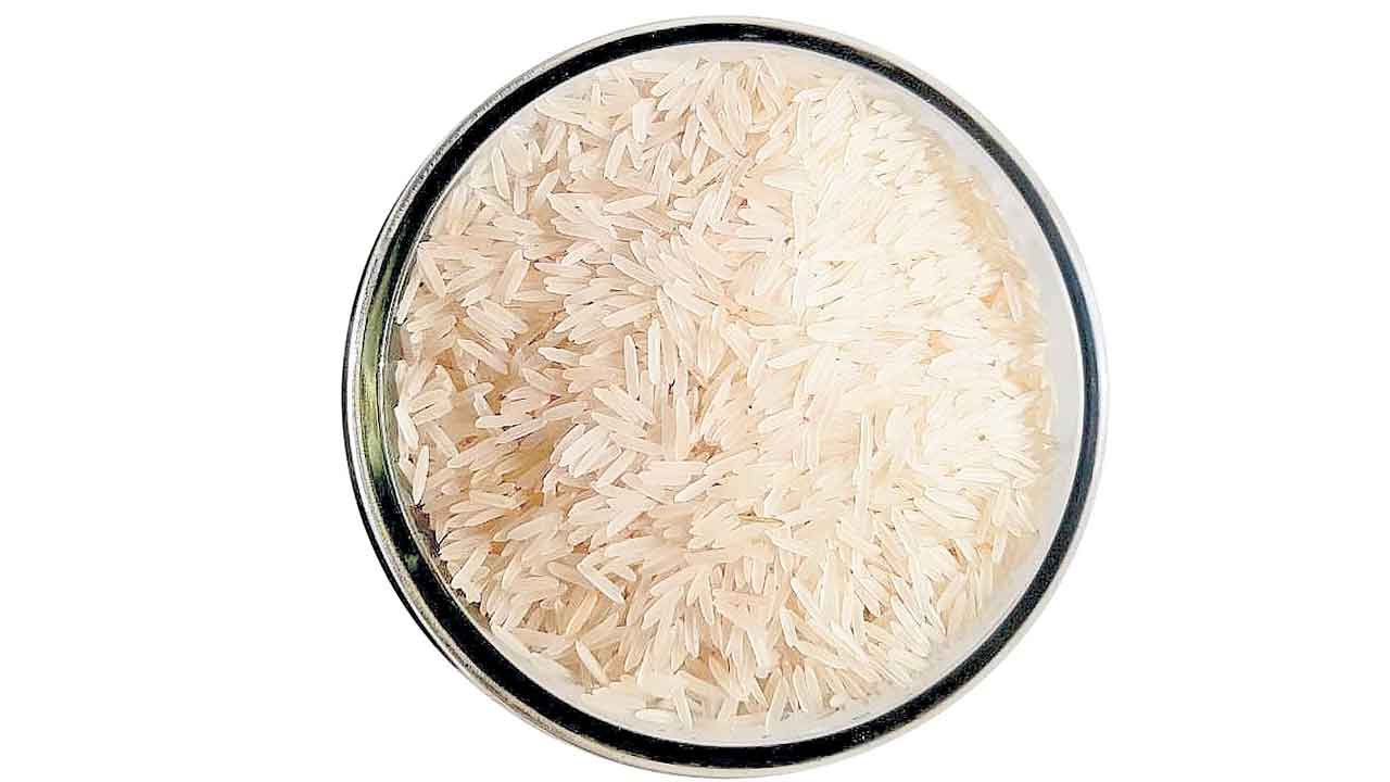 బాస్మతి బియ్యం ఎగుమతులపై కేంద్రం ఆంక్షలు