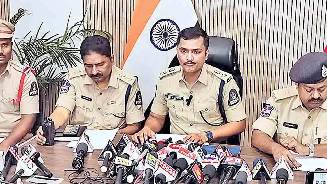 ఆ రౌడీషీటర్‌ హత్య వెనుక  మున్సిపల్‌ చైర్మన్‌.. భలే స్కెచ్‌ వేశారుగా !