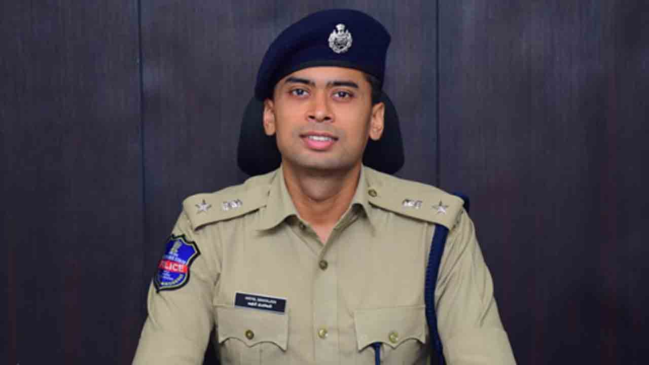 ఉద్యోగాల పేరిట టోకరా