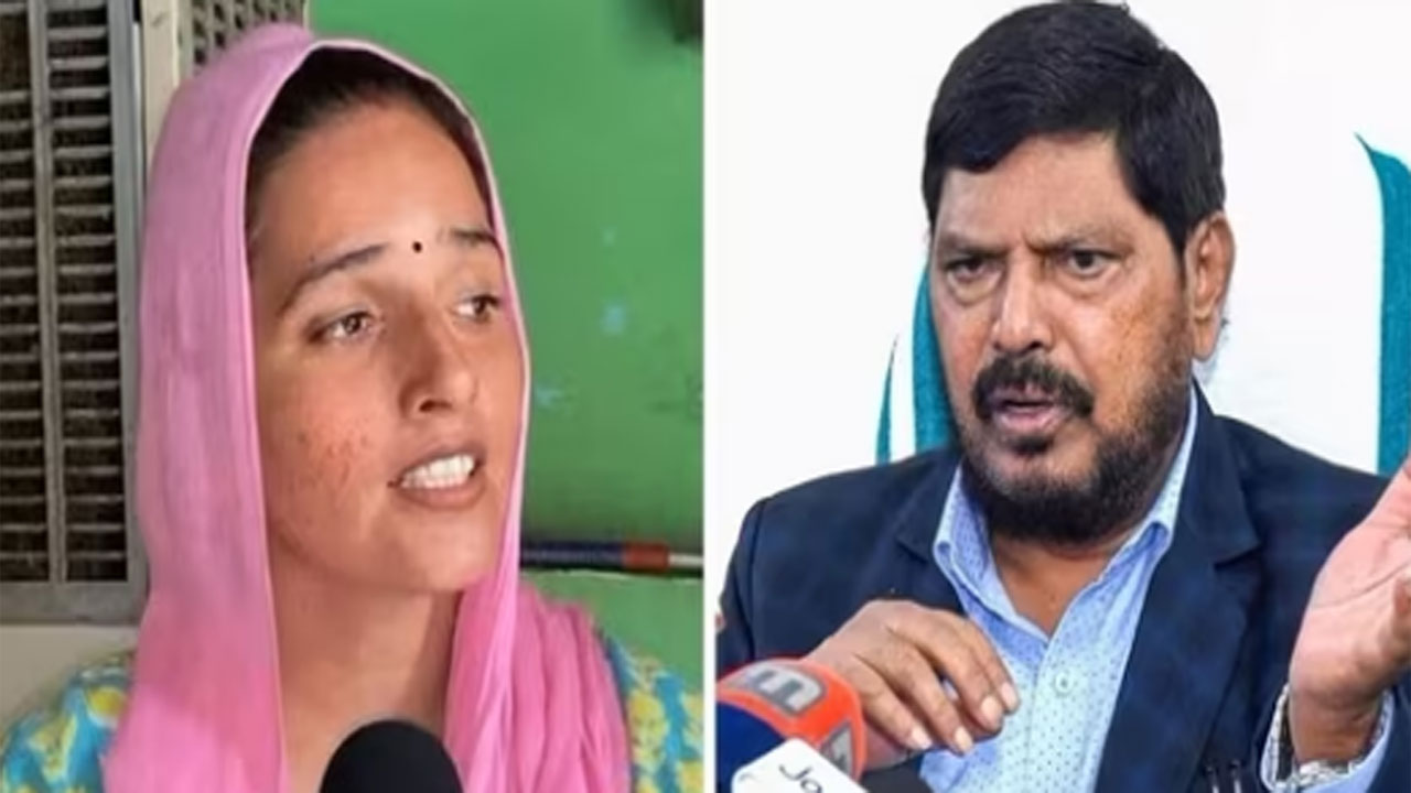 Pakistan’s Seema Haider | రాజకీయాల్లోకి పాక్‌ మహిళ సీమా హైదర్!‌.. ఆహ్వానించిన   అథవాలే పార్టీ నేత