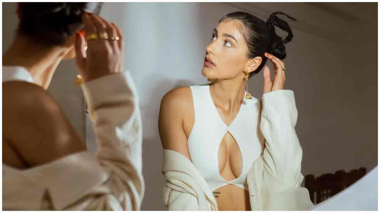 Sonia Rathee | గ్లామ‌ర్‌తో సోష‌ల్ మీడియాను షేక్ చేస్తున్న సోనియా రాథీ..