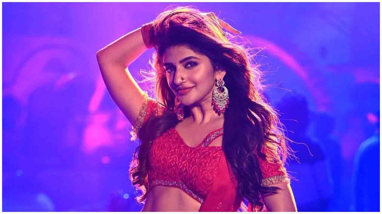 Sreeleela | హాఫ్ శారీలో హార్ట్‌ బీట్‌ను పెంచేస్తున్న శ్రీలీల..