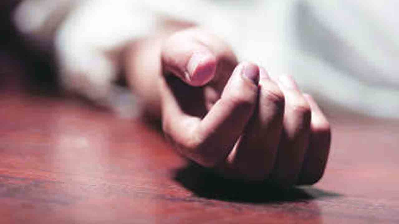 Karnataka | ప్రసాదం తినడంతో భక్తులకు అస్వస్థత.. ఒకరు మృతి, 70 మందికి సీరియస్
