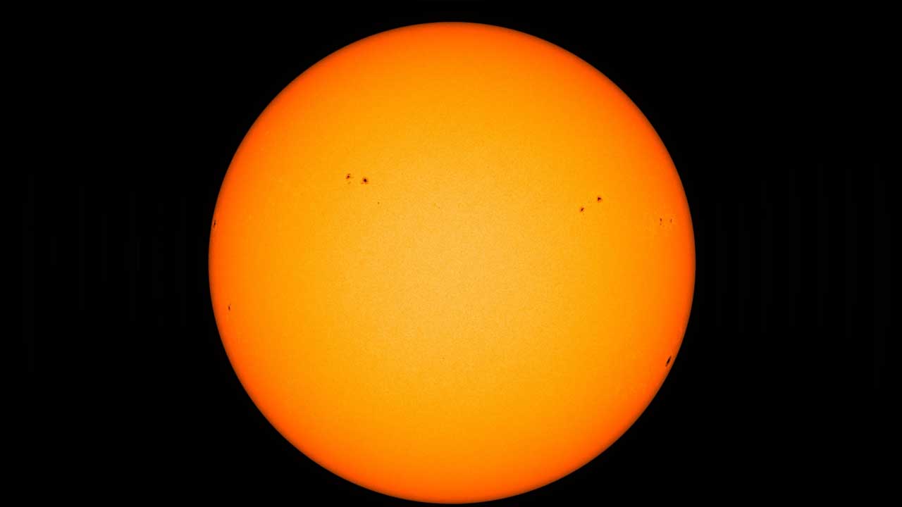 Sun with spots | మచ్చలేని సూర్యుడు కాదు.. ఈ ఏడాది ఇప్పటిదాకా మచ్చలేని రోజే లేదు..!