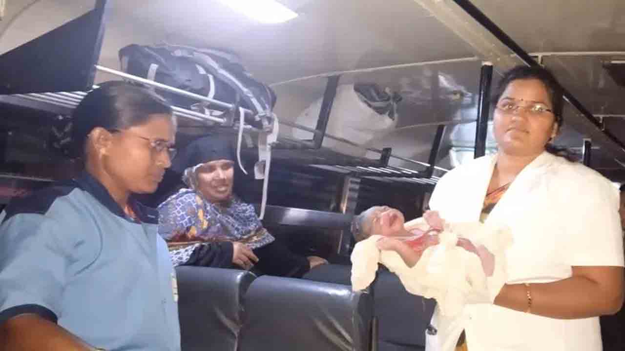 ఆర్టీసీ బస్సులో మహిళ ప్రసవం
