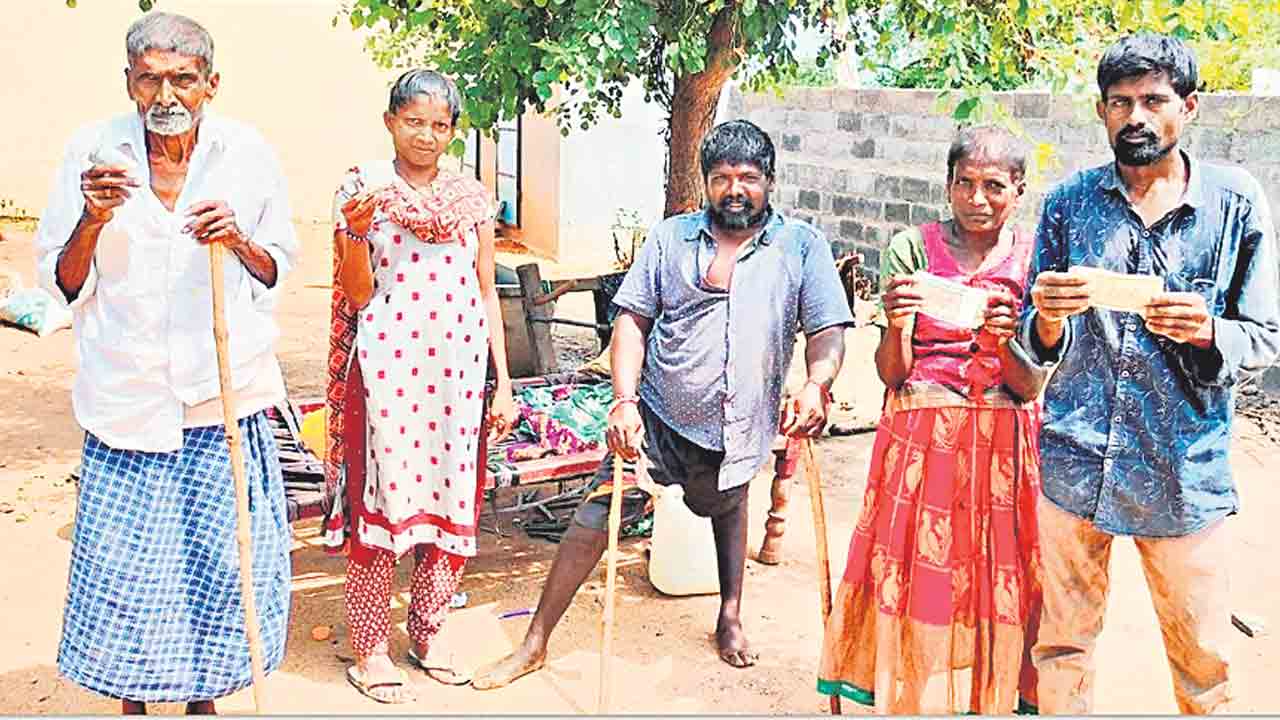 Telangana | ఆ కుటుంబానికి తెలంగాణ ప్రభుత్వం ఆసరా.. పింఛన్ల రూపంలో నెలకు 18,080 చేయూత
