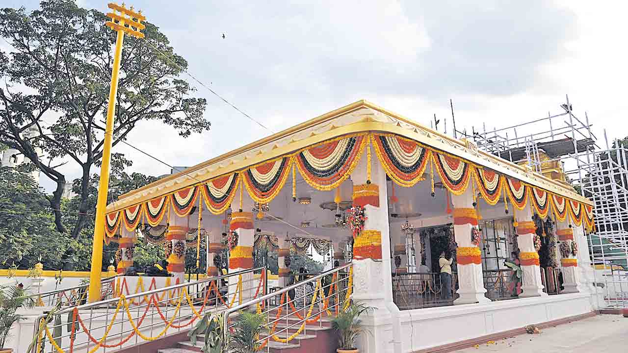 సర్వ మతాలు సమానమే