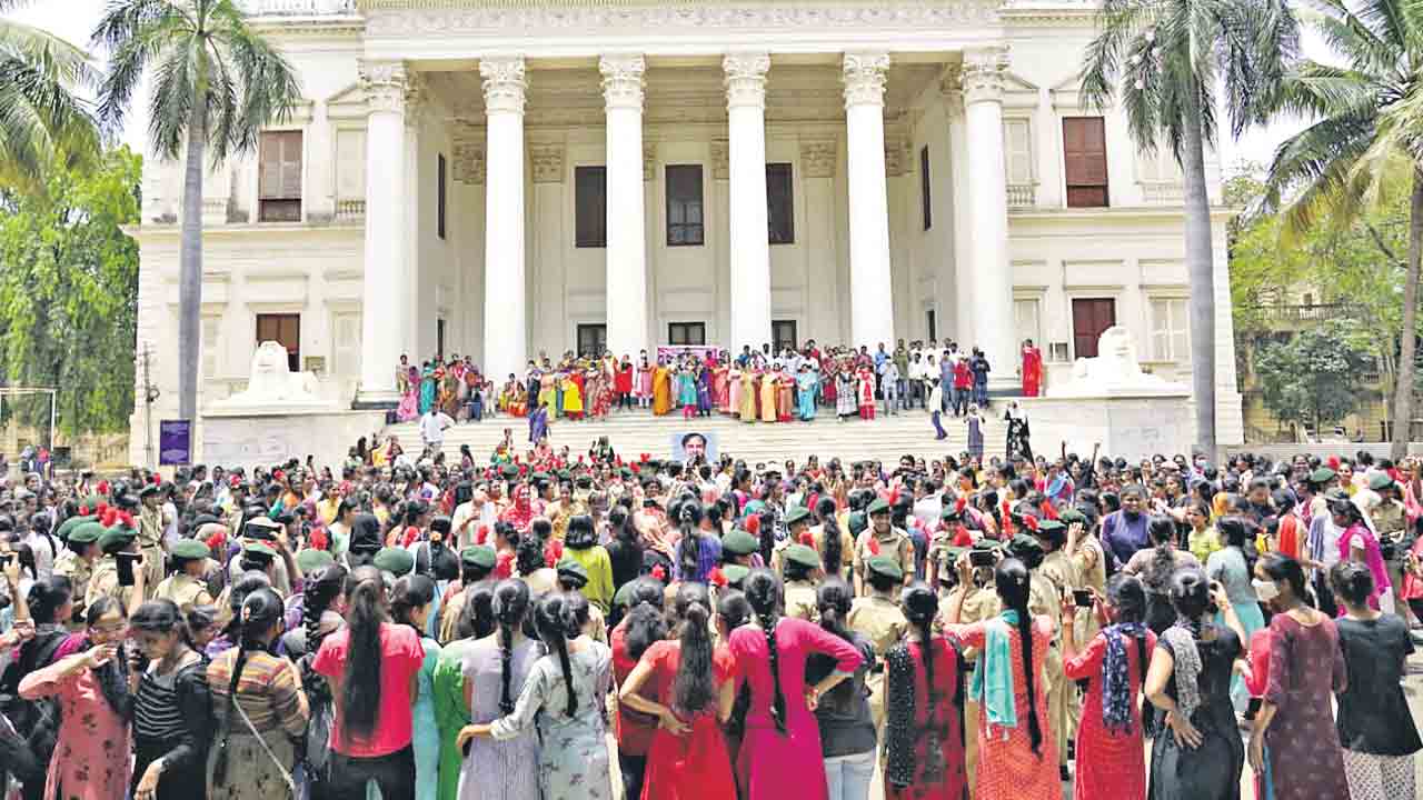 Telangana Women's Universit