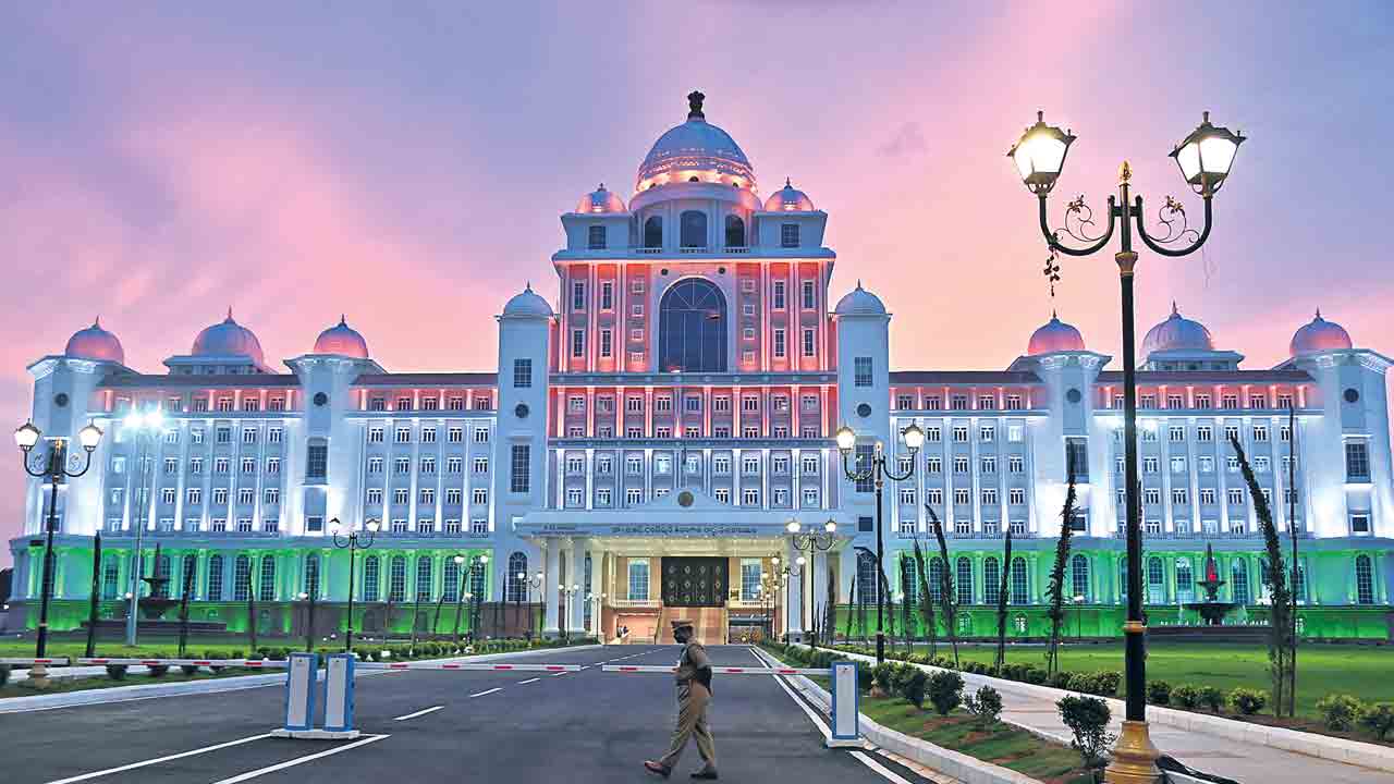 మువ్వన్నెల్లో.. మన సౌధం!