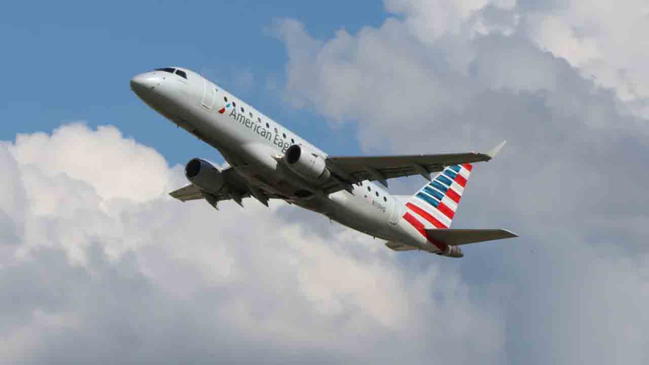 US Pilot | పోగొట్టుకున్న బొమ్మను చిన్నారికి తిరిగిచ్చేందుకు.. వేల కిలోమీటర్లు ప్రయాణించిన పైలట్‌