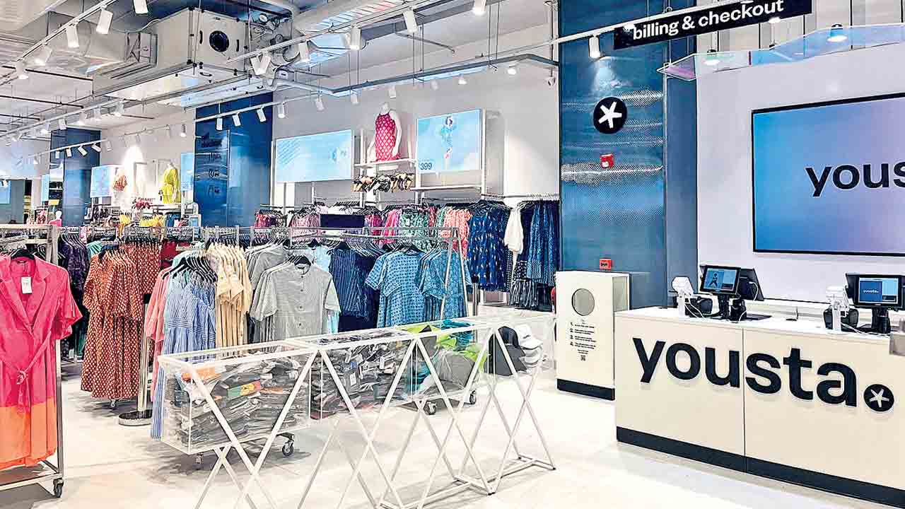 రిలయన్స్‌ ‘యూస్తా’ అవుట్‌లెట్‌