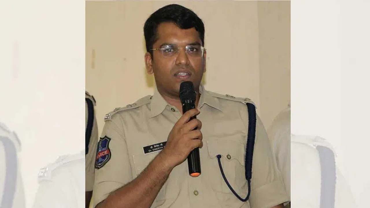 Bhadrachalam | నలుగురు మావోయిస్ట్ కొరియర్ల అరెస్ట్ : భద్రాచలం ఎస్పీ వినీత్