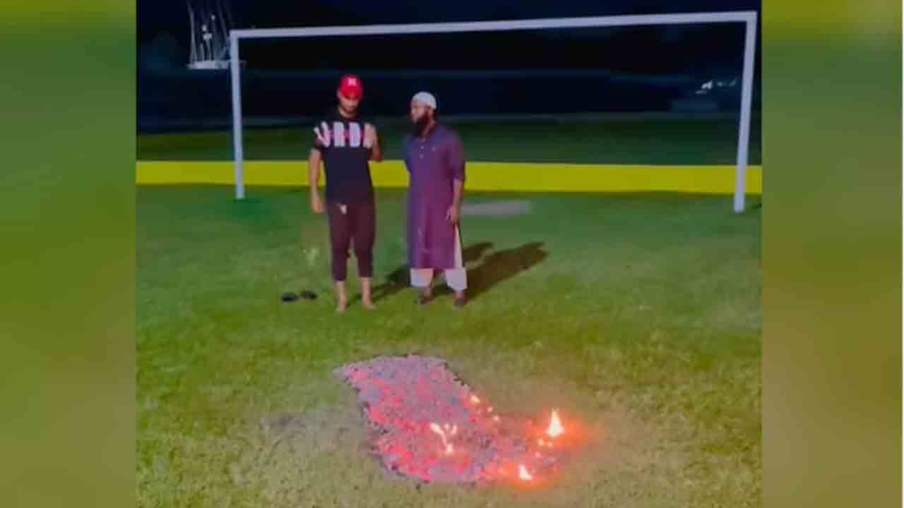 Asia Cup 2023 | ట్రైనింగ్‌లో భాగంగా నిప్పులపై నడిచిన స్టార్‌ క్రికెటర్‌.. వీడియో వైరల్‌