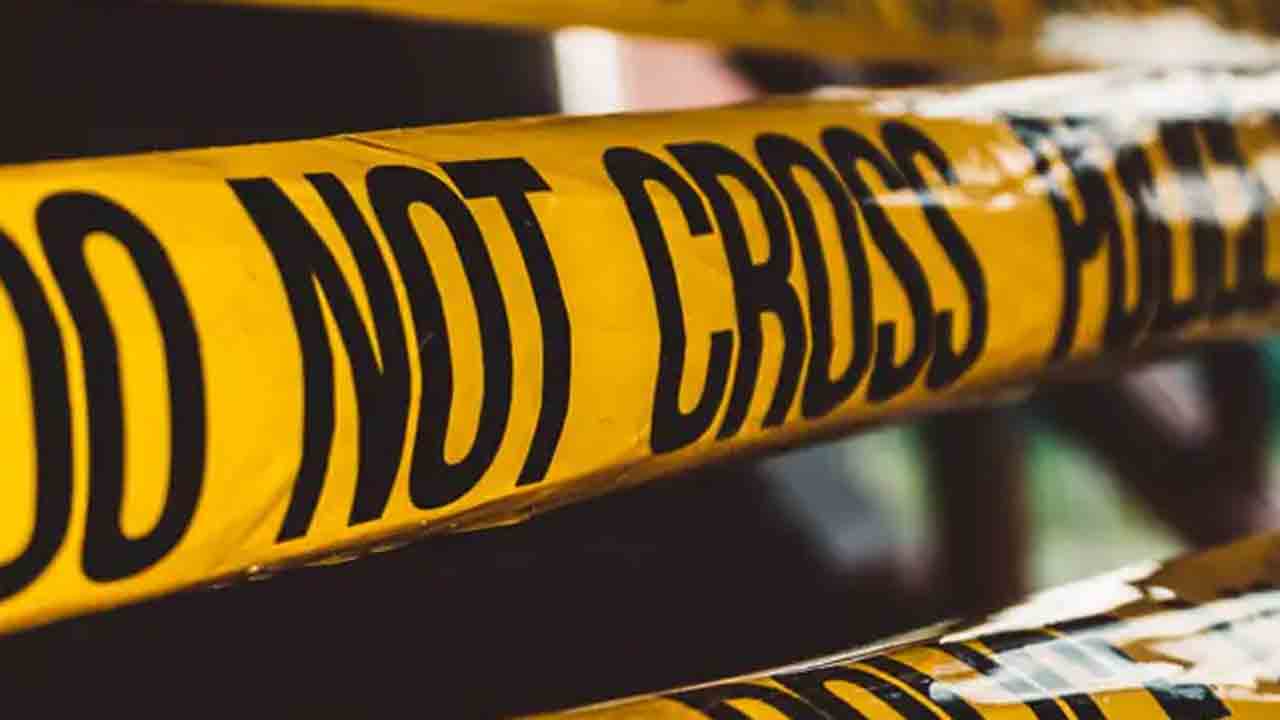 Well Collapses | ఎద్దును కాపాడబోయి ఐదుగురు దుర్మరణం