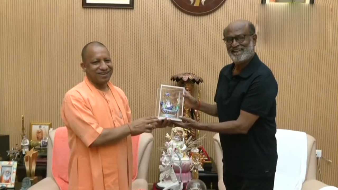 Actor Rajinikanth | యూపీ సీఎం నివాసానికి నటుడు రజినీకాంత్‌.. సాదరంగా స్వాగతం పలికిన యోగీ ఆదిత్యనాథ్‌