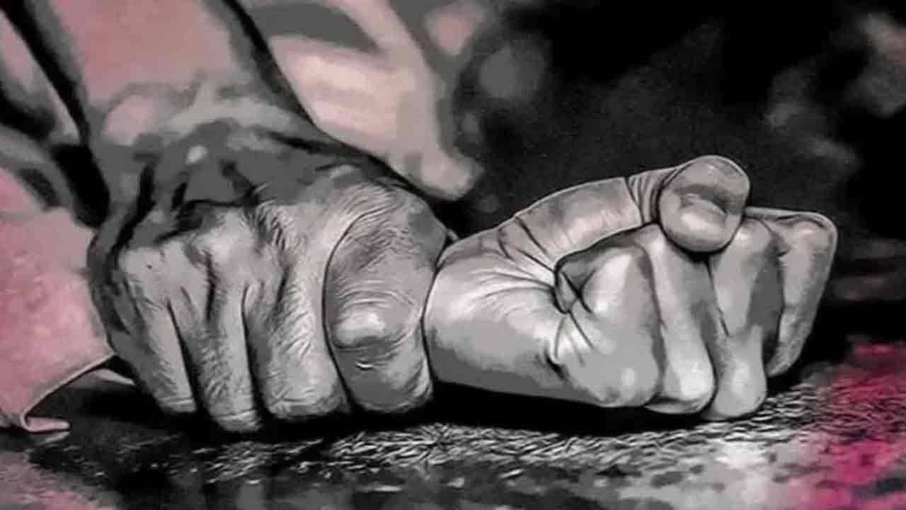 నవ వధువుపై నకిలీబాబా లైంగికదాడి